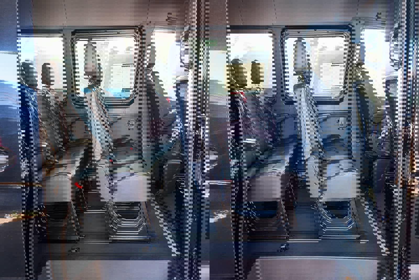 Used 2023 Mercedes-Benz Sprinter 2500 image 23