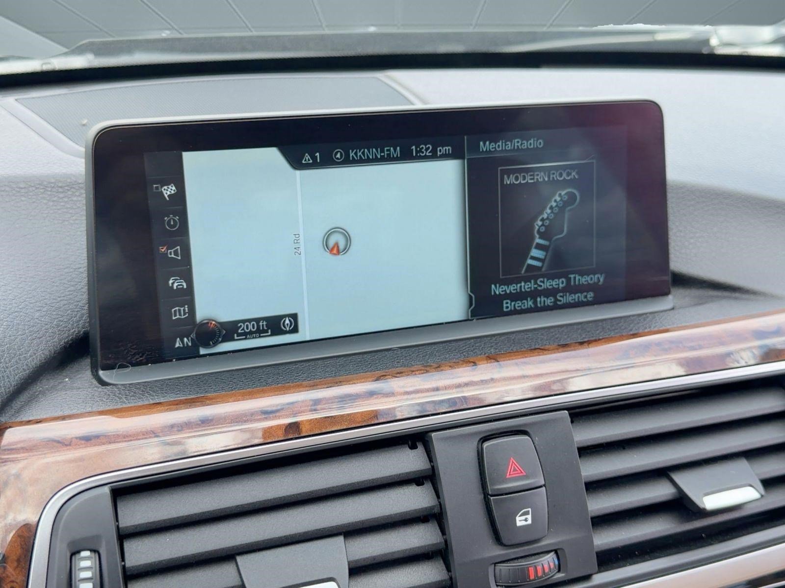 Used 2017 BMW 320i xDrive Sedan image 25