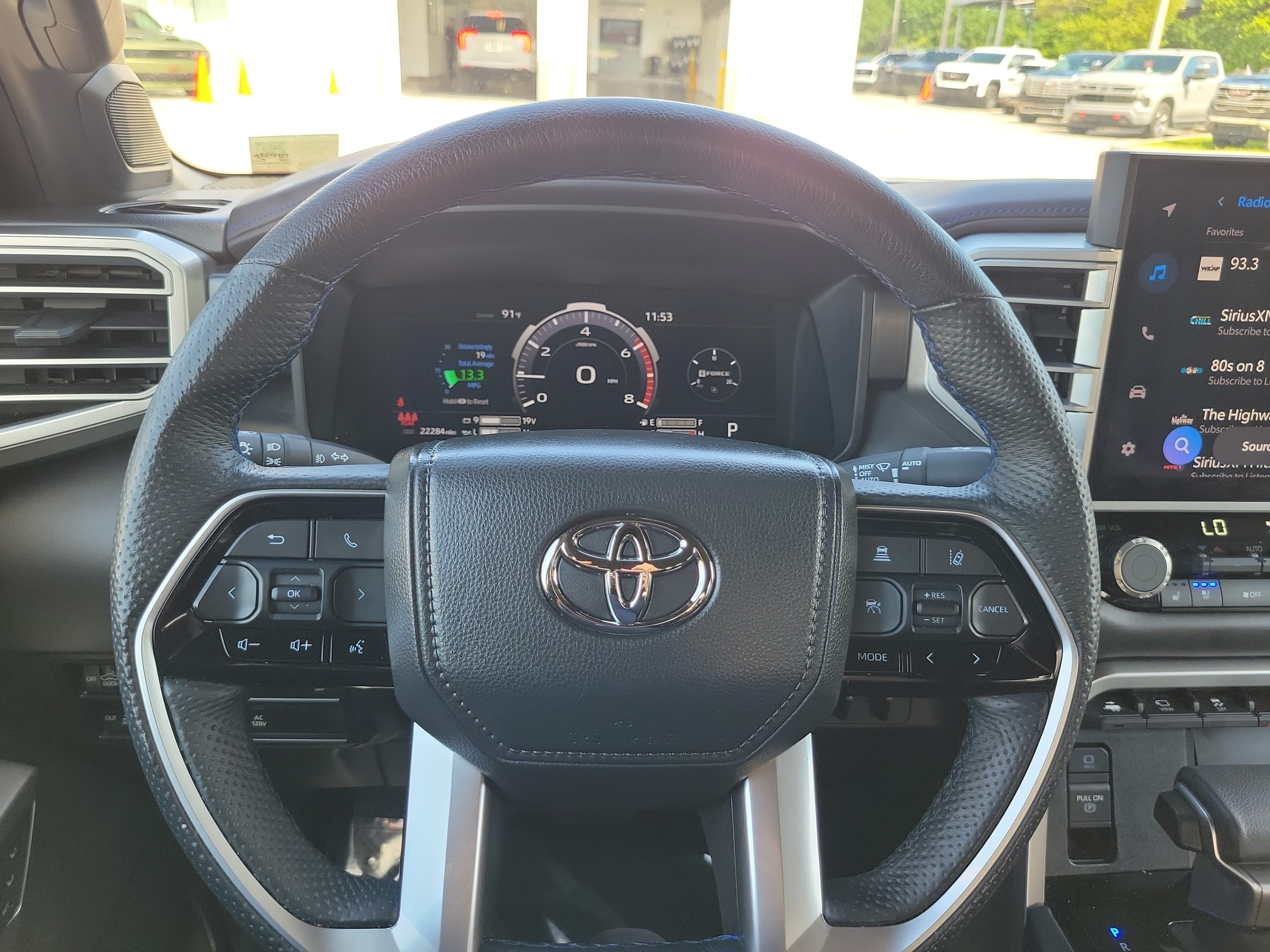 Used 2025 Toyota Tundra Platinum AWD/4WD image 18