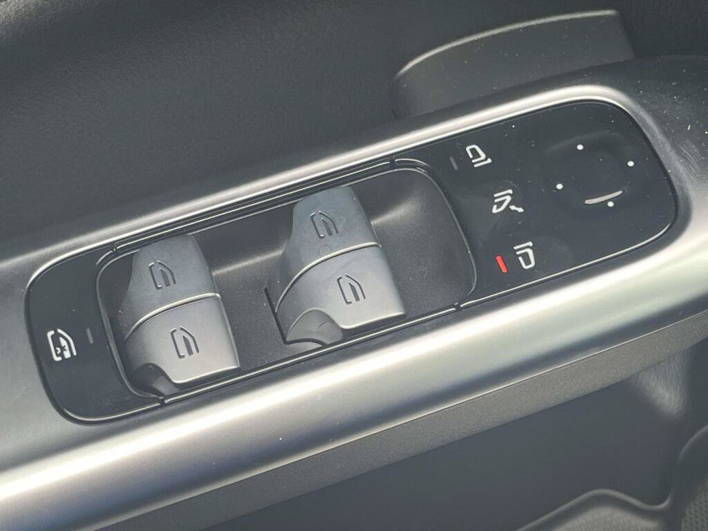 New 2026 Mercedes-Benz C 300 4MATIC Sedan image 33