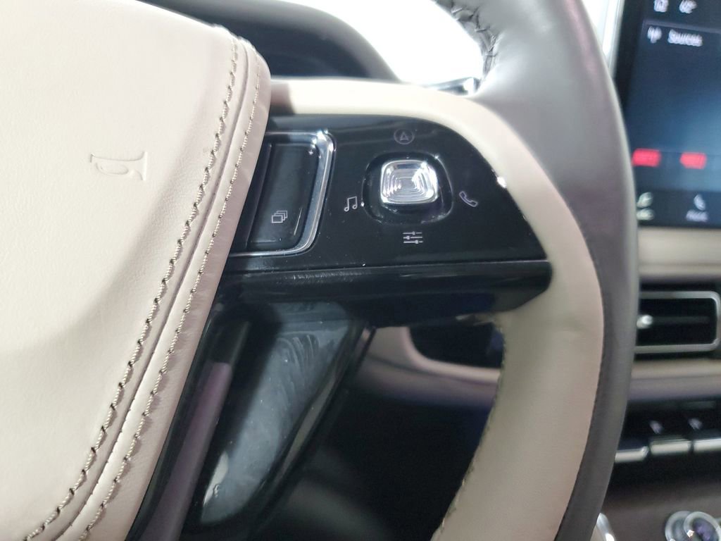 Used 2023 Lincoln Aviator Reserve w/ Equipment Group 201A RWD image 25
