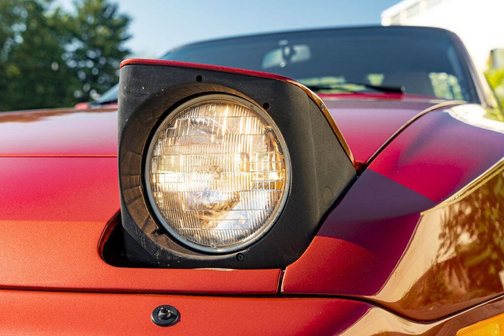 Used 1986 Porsche 944 Turbo image 18