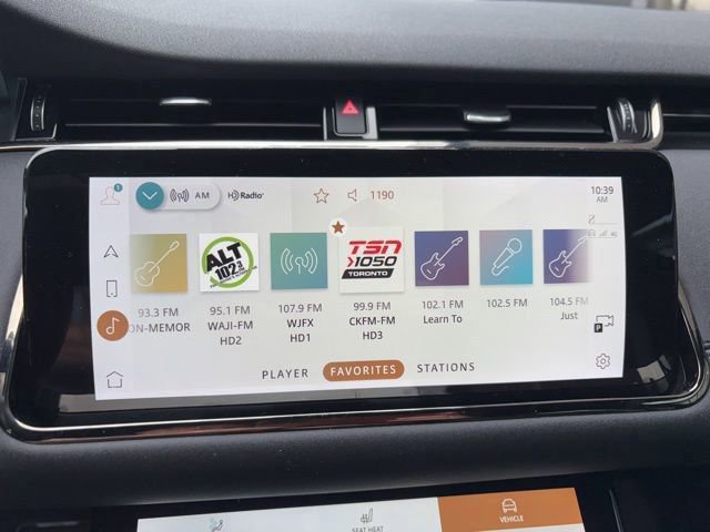 Used 2022 Land Rover Range Rover Evoque R-Dynamic SE image 14