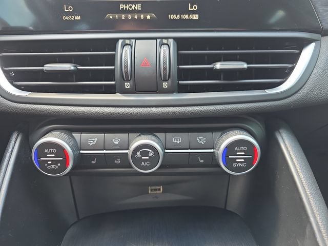 Used 2019 Alfa Romeo Giulia AWD w/ Cold Weather Package image 28