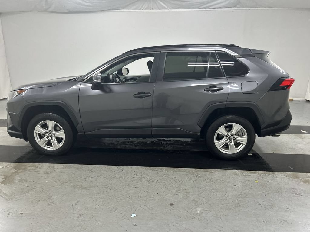 Used 2020 Toyota RAV4 XLE AWD/4WD image 6