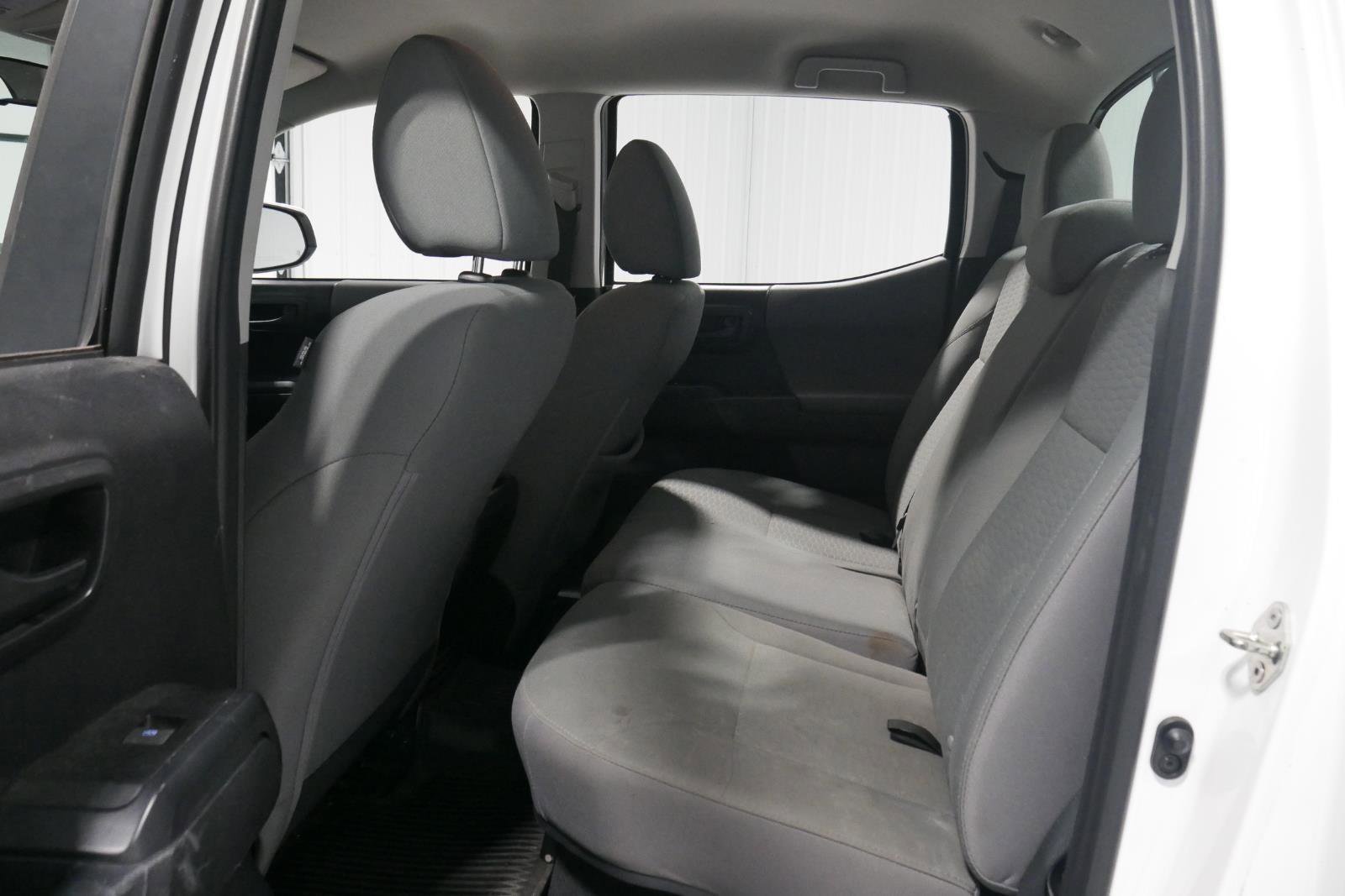 Used 2017 Toyota Tacoma SR image 12