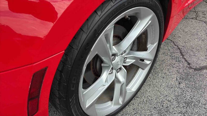 Used 2020 Chevrolet Camaro SS RWD image 9