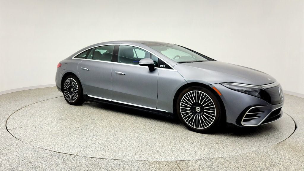 Used 2022 Mercedes-Benz EQS 580 4MATIC Sedan w/ Exclusive Trim Package image 3