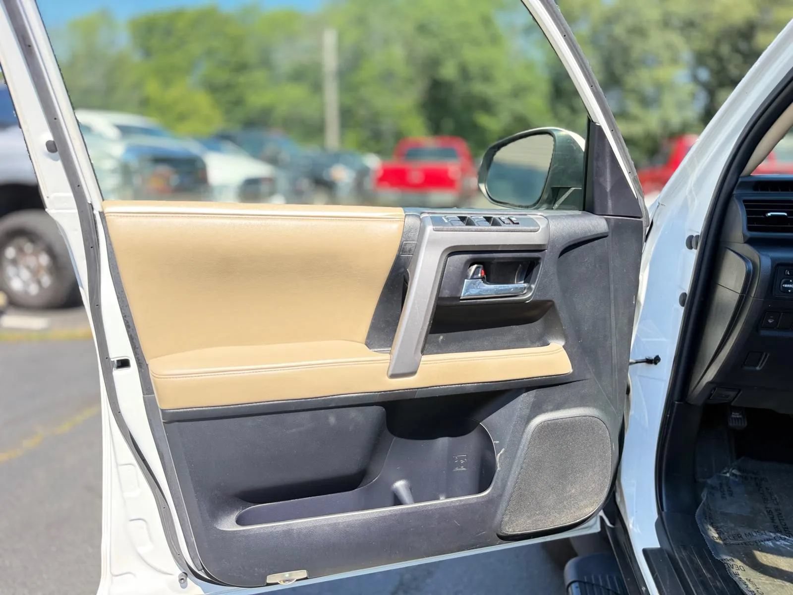 Used 2015 Toyota 4Runner SR5 Premium AWD/4WD image 25