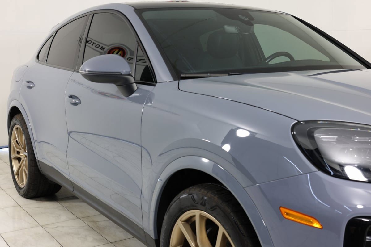 Used 2024 Porsche Cayenne Coupe image 38