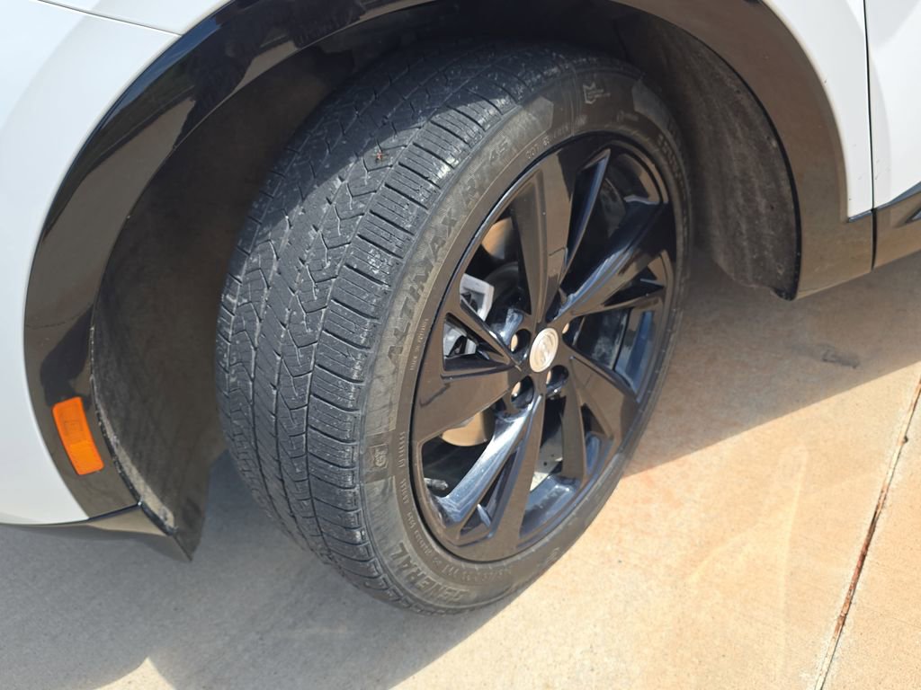 Used 2021 Buick Envision Essence w/ Sport Touring Package FWD image 31