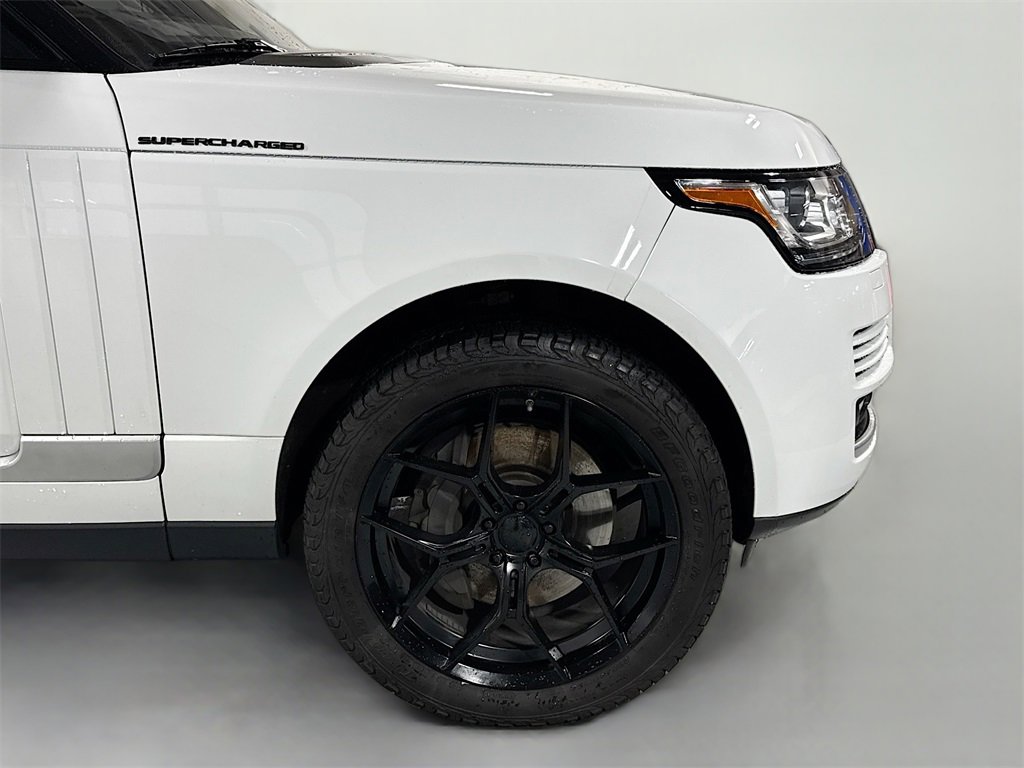 Used 2016 Land Rover Range Rover Supercharged image 12