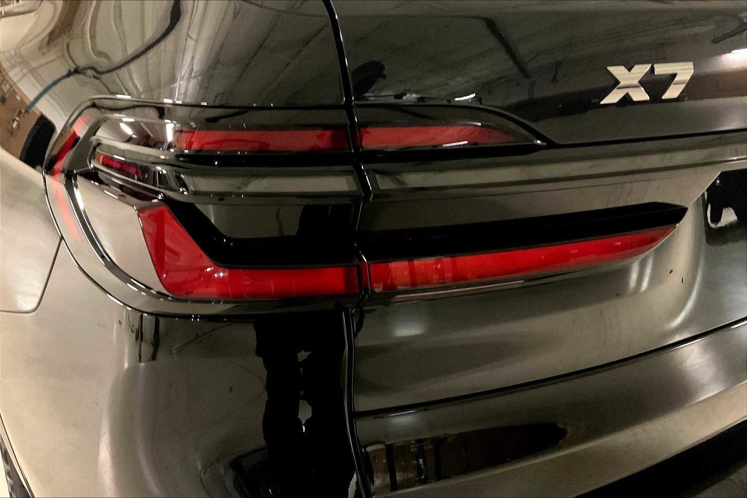 New 2026 BMW X7 M60i image 14