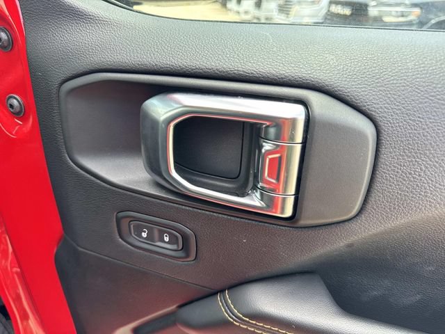 Used 2025 Jeep Wrangler Unlimited Sahara AWD/4WD image 22
