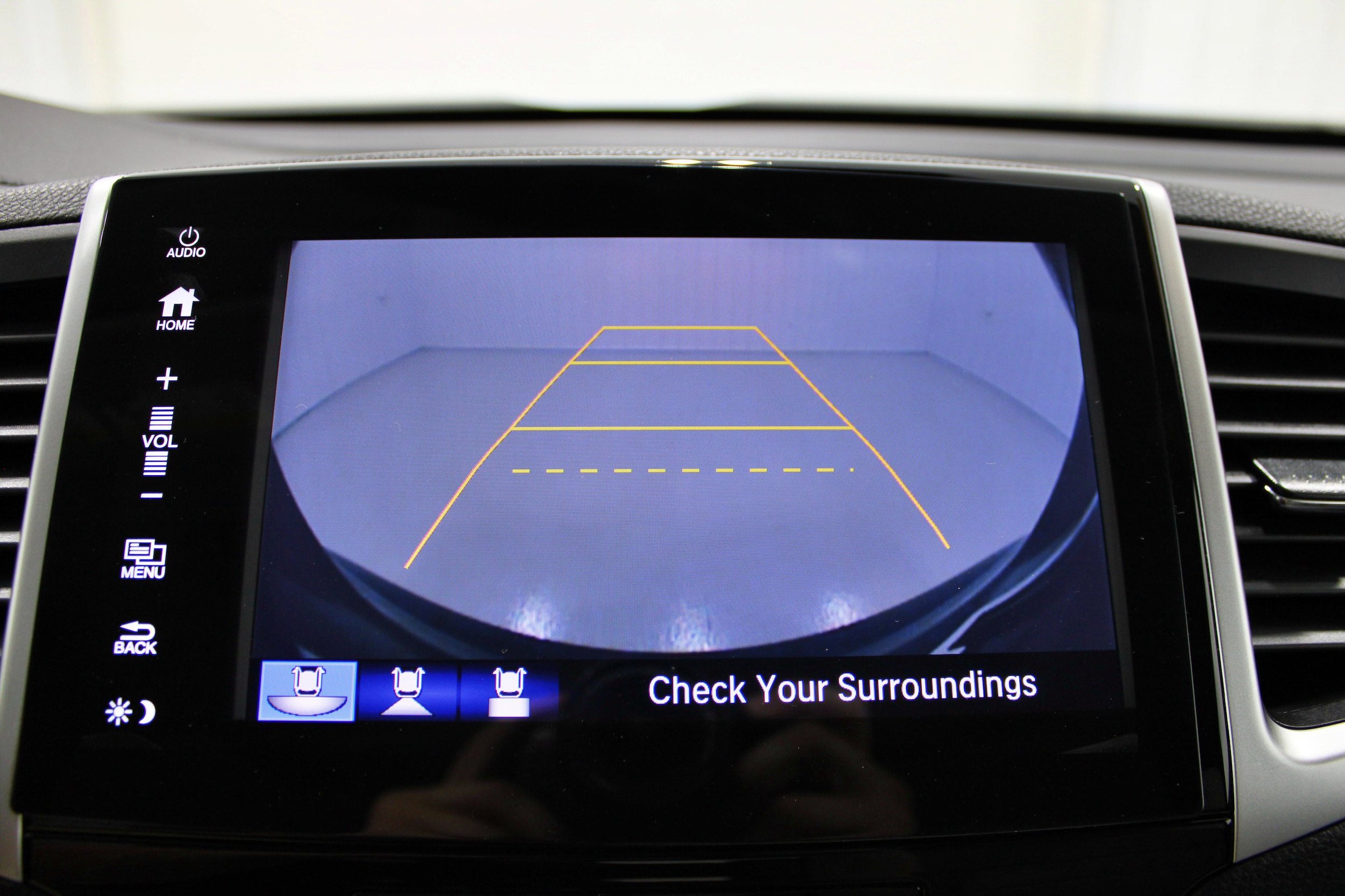Used 2017 Honda Pilot Touring image 16