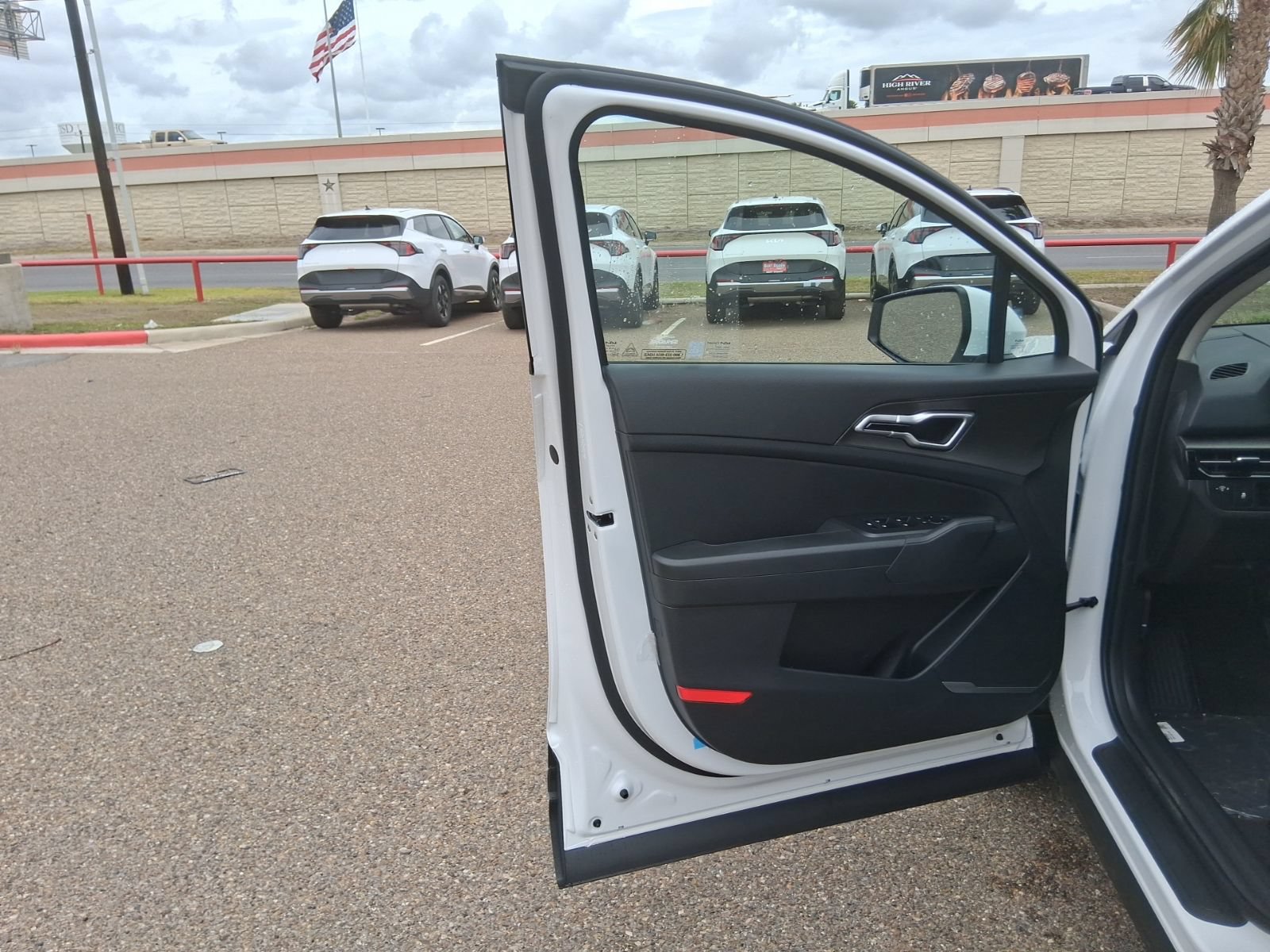 New 2026 Kia Sportage LX w/ LX Convenience Package FWD image 14