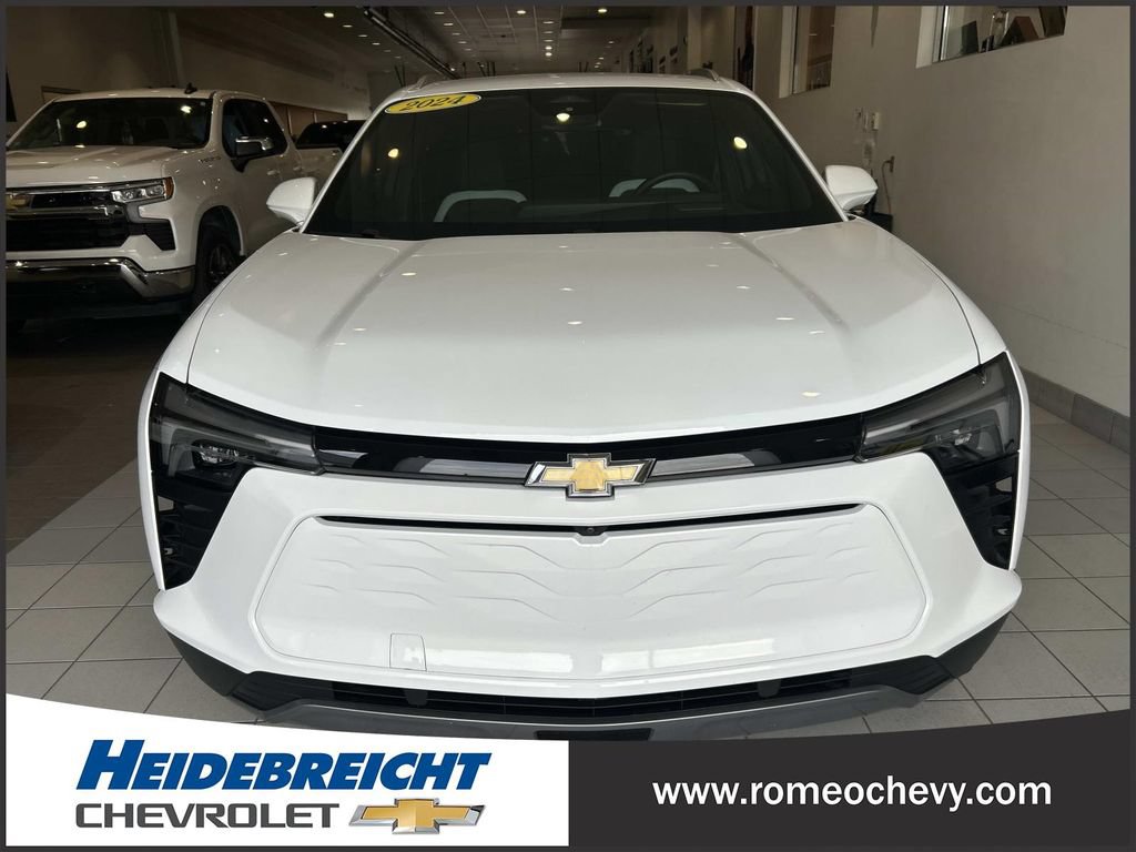 Used 2024 Chevrolet Blazer EV LT AWD/4WD image 39