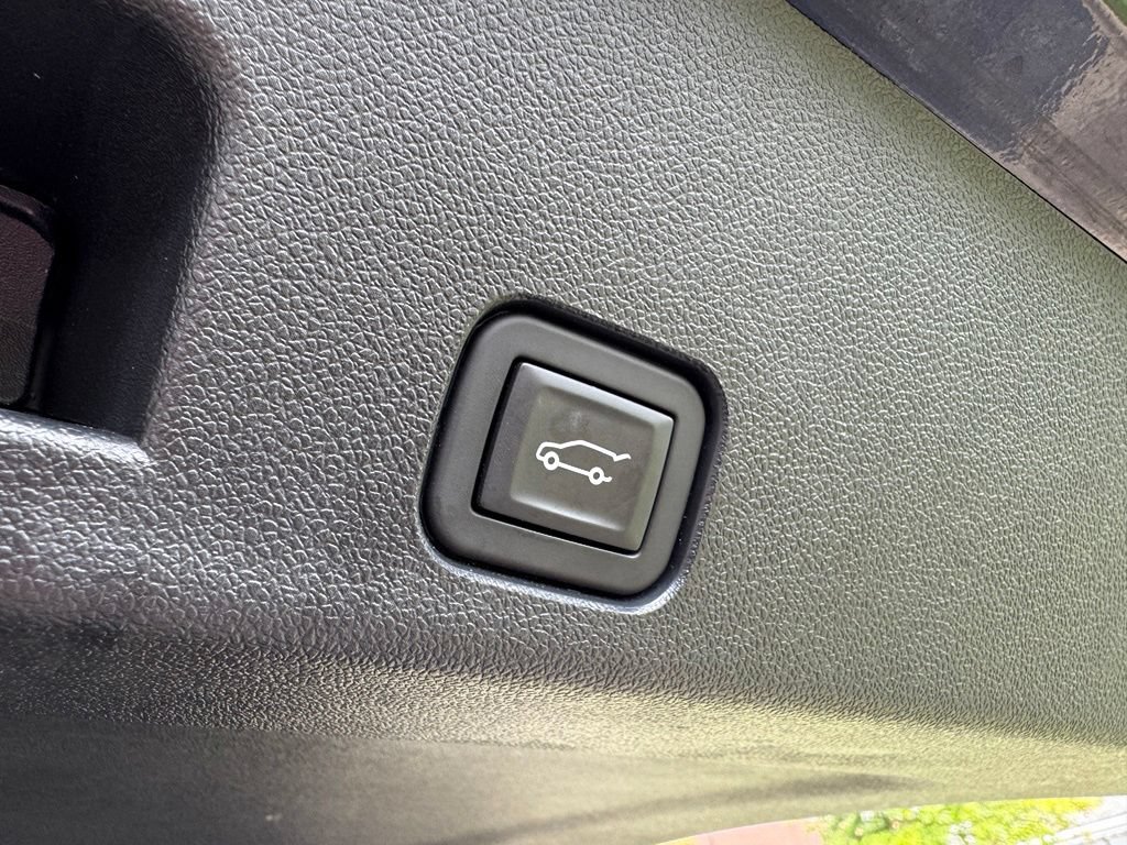Certified 2024 Chevrolet Traverse RS AWD/4WD image 30