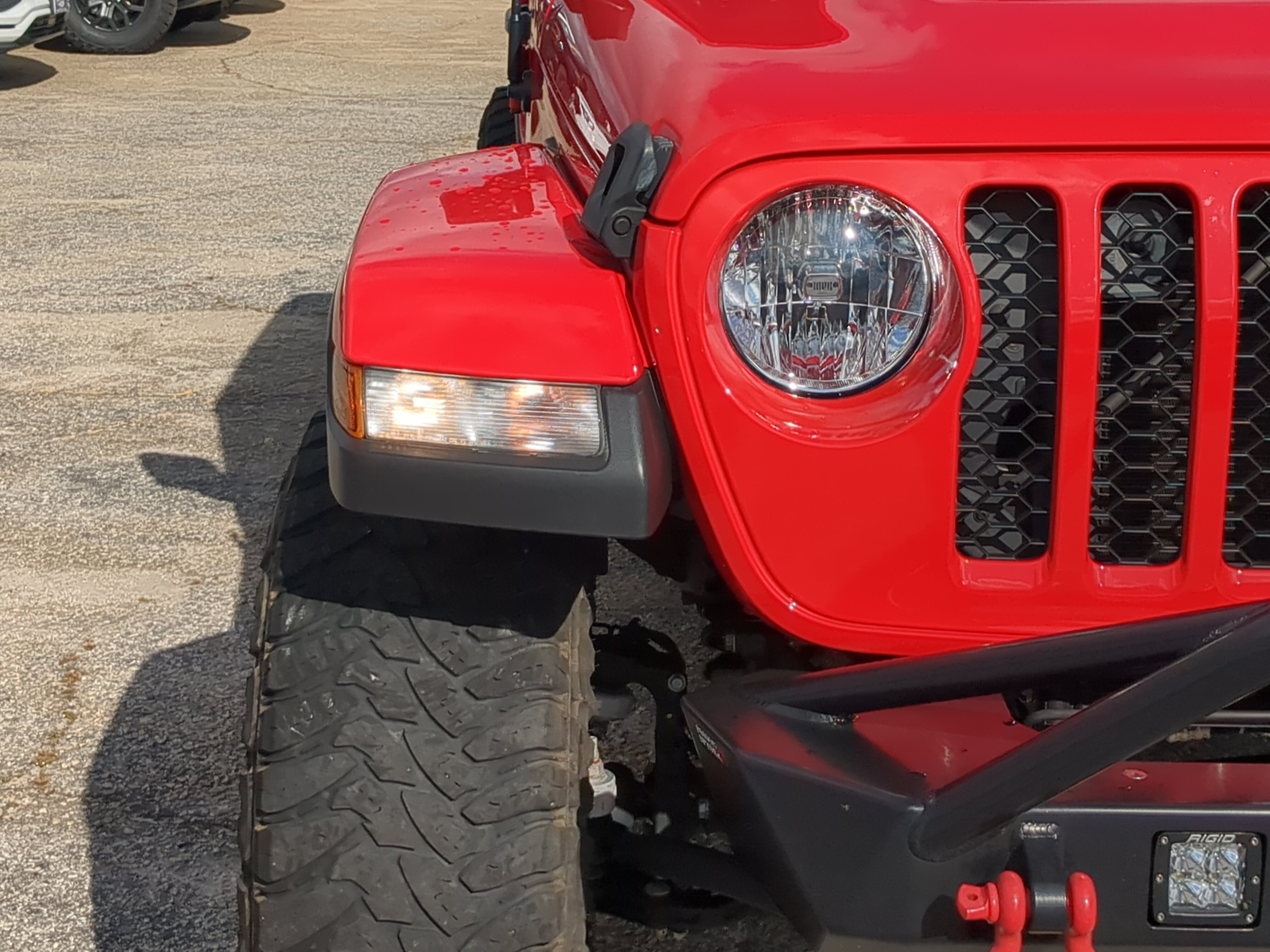 Used 2021 Jeep Gladiator Sport AWD/4WD image 8