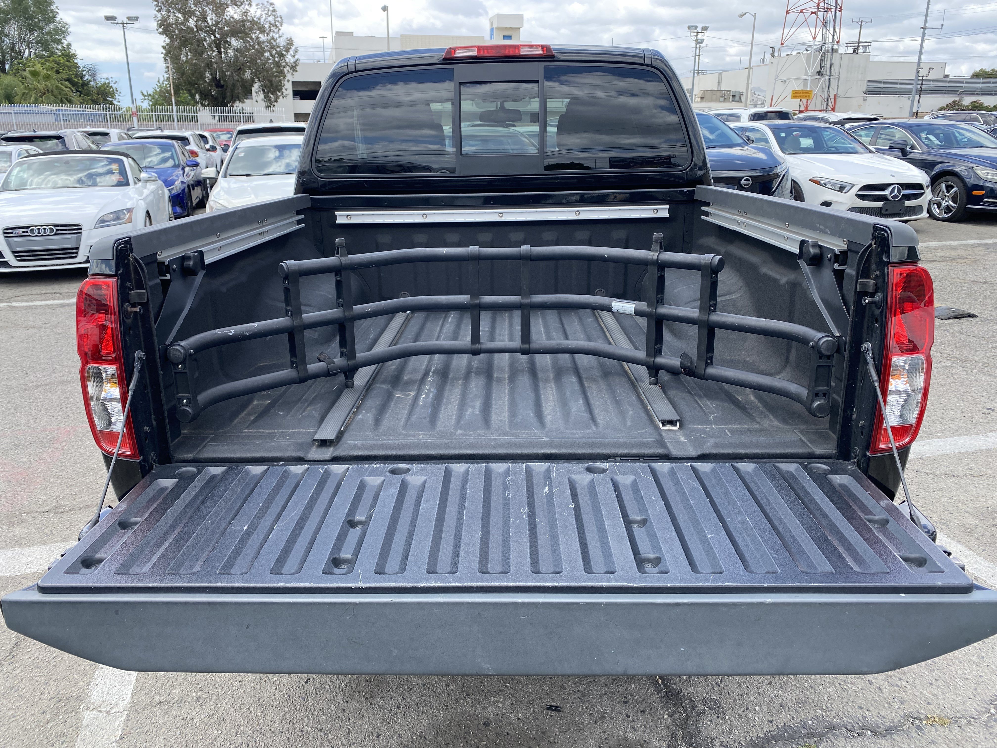 Used 2020 Nissan Frontier SV RWD image 9