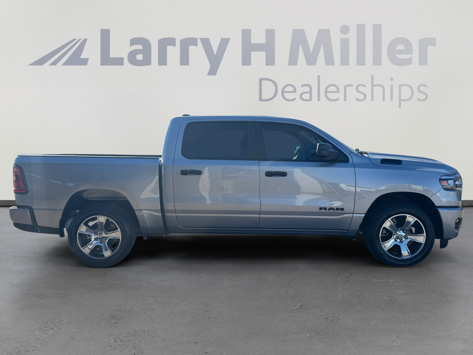 Used 2025 RAM 1500 Tradesman RWD image 6