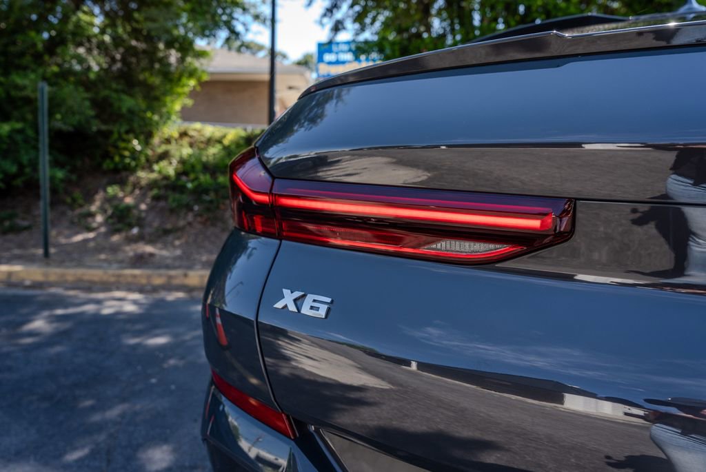 Used 2022 BMW X6 M50i w/ Executive Package AWD/4WD image 28