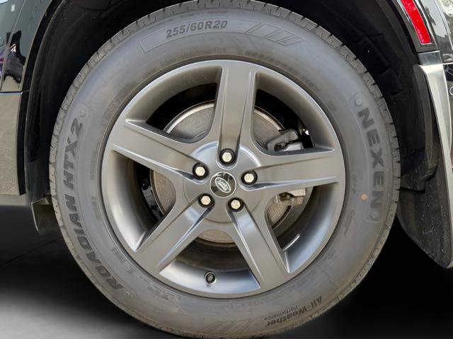 Certified 2023 Land Rover Defender 130 X-Dynamic SE image 11