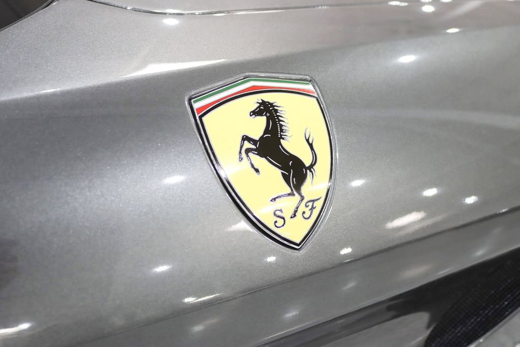 Used 2016 Ferrari California T RWD image 15