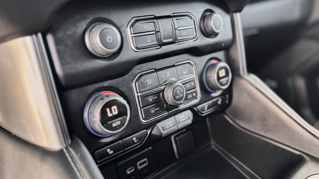 Used 2022 Chevrolet Suburban Z71 w/ Z71 Off-Road Package image 25