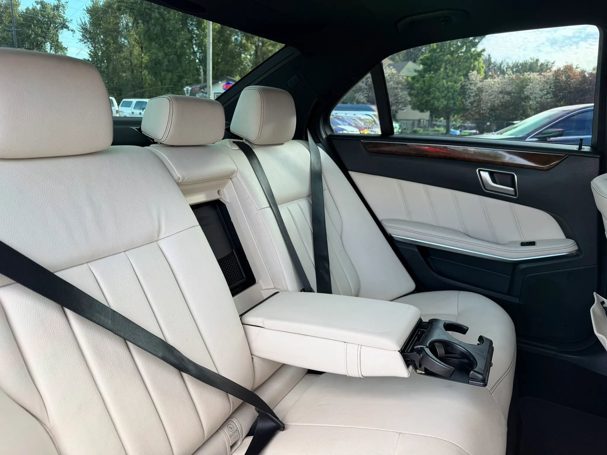 Used 2014 Mercedes-Benz E 350 Sedan image 21