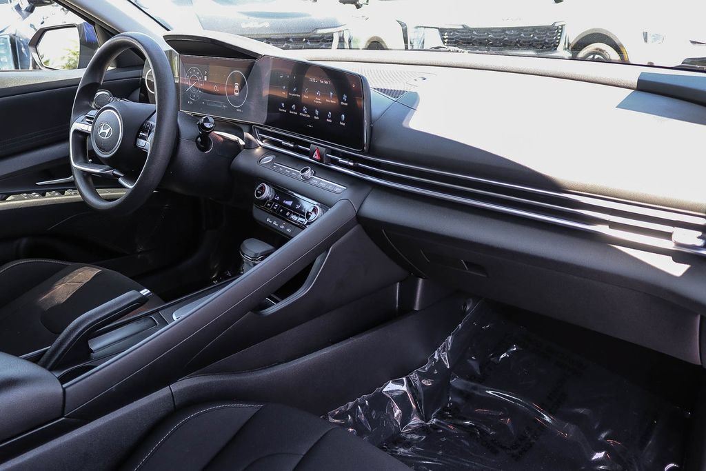 Used 2024 Hyundai Elantra SEL FWD image 16