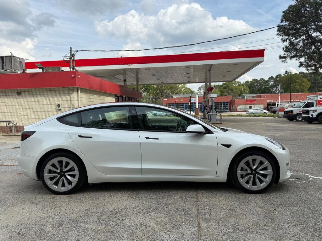 Used 2022 Tesla Model 3 Standard Range Plus image 4