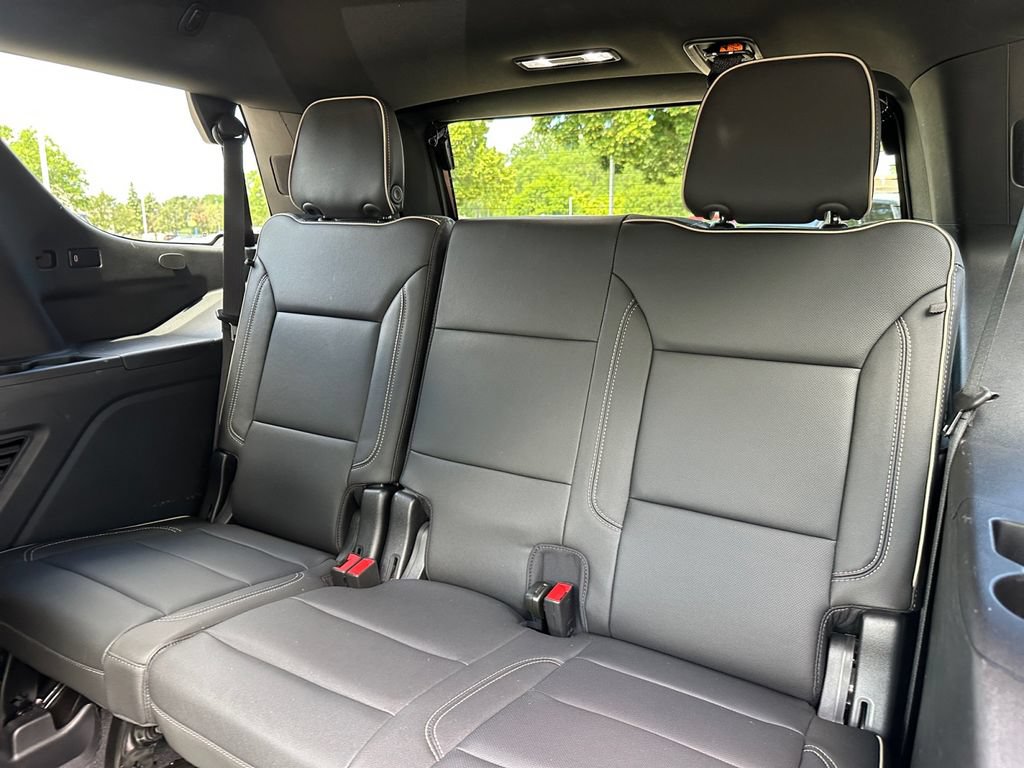 Used 2022 GMC Yukon SLT w/ SLT Premium Package AWD/4WD image 39