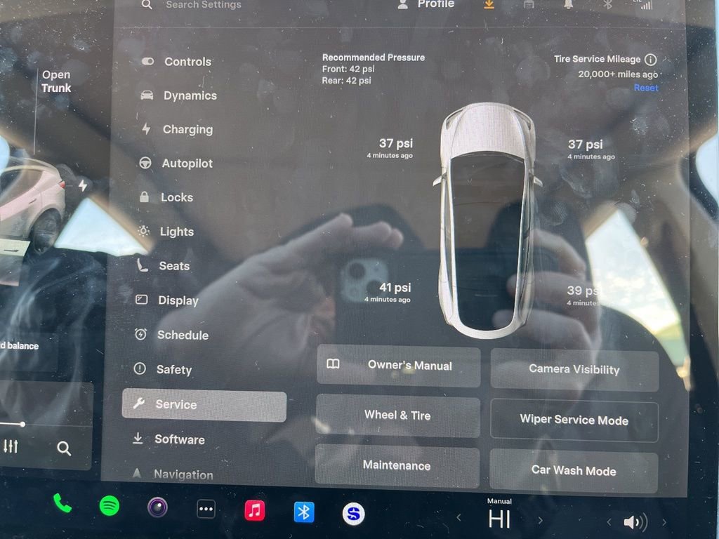 Used 2021 Tesla Model Y Long Range image 32