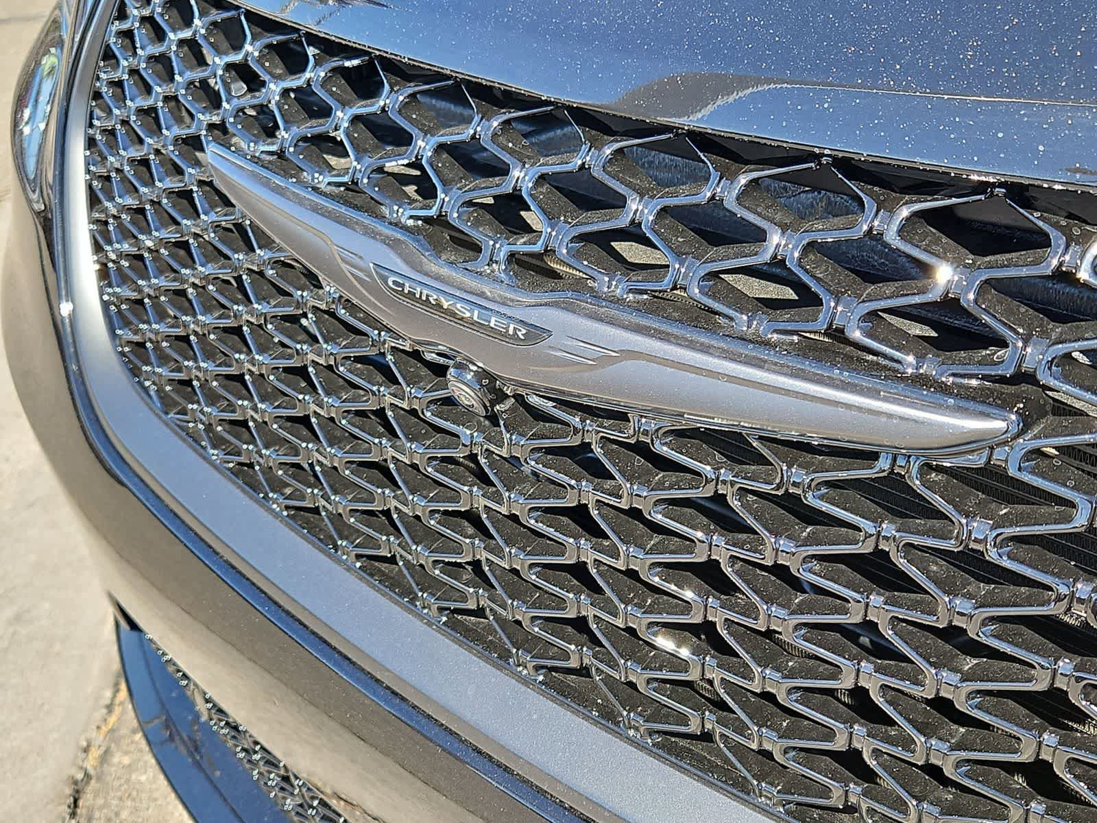 New 2026 Chrysler Pacifica Limited AWD/4WD image 11