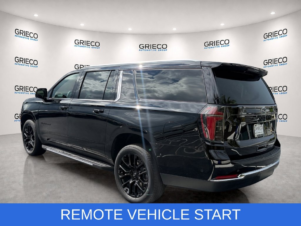 Used 2025 Chevrolet Suburban LS RWD image 5