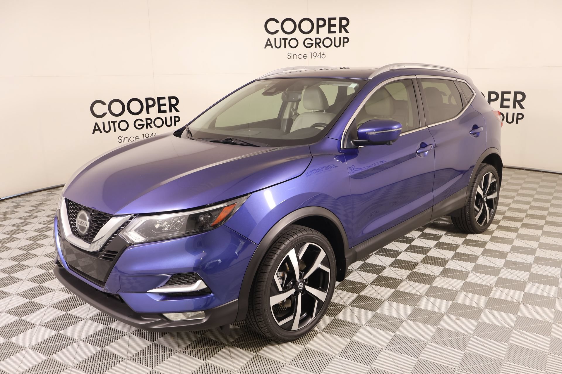 Used 2020 Nissan Rogue Sport SL w/ Premium Package FWD image 11
