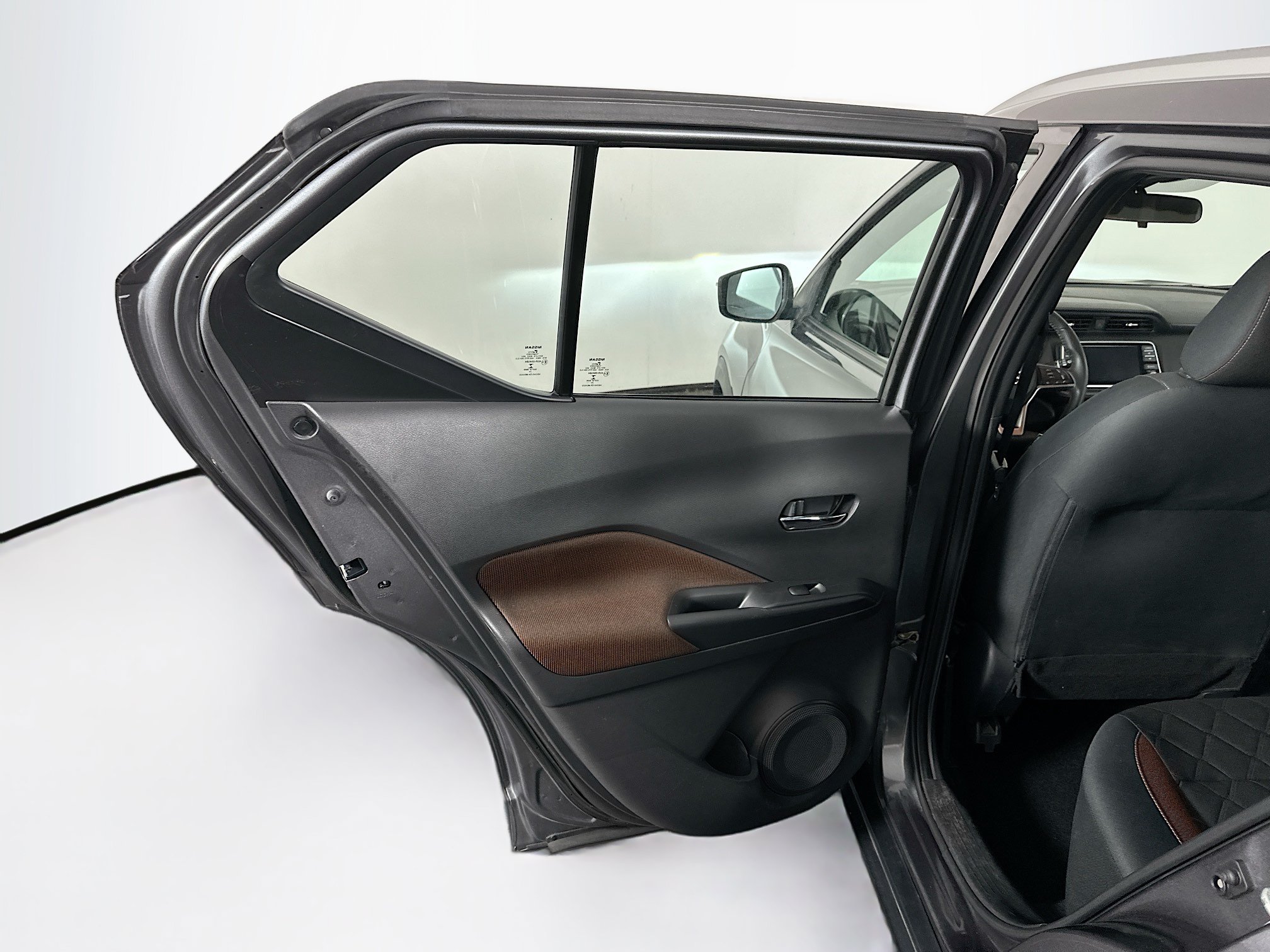 Used 2020 Nissan Kicks SR FWD image 23