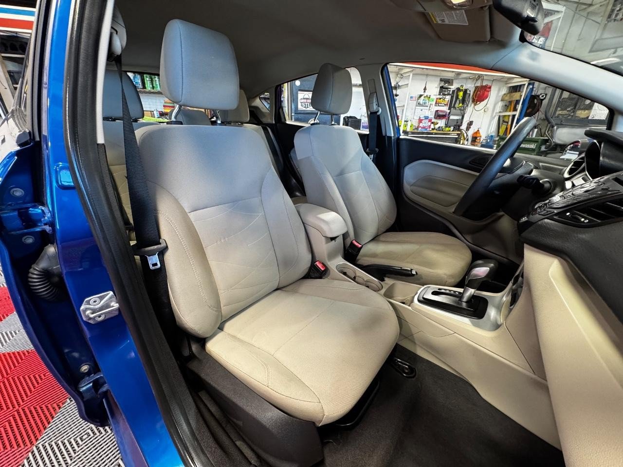 Used 2019 Ford Fiesta SE FWD image 9