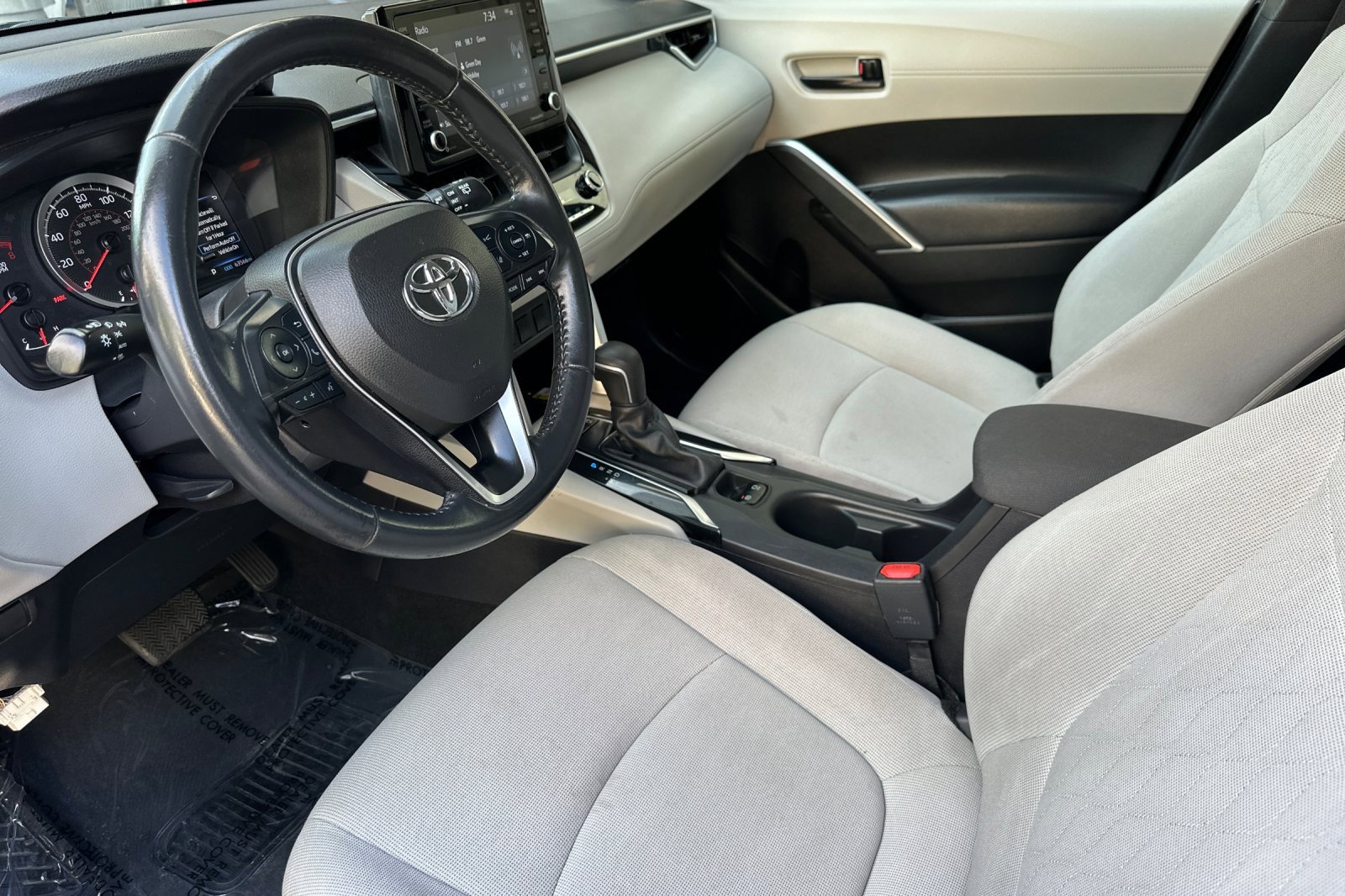 Used 2022 Toyota Corolla Cross LE image 10