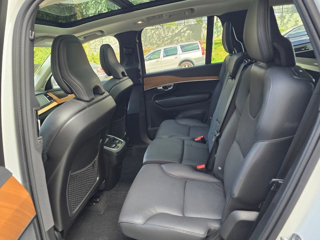Certified 2024 Volvo XC90 B5 Plus w/ Protection Package Premier AWD/4WD image 25