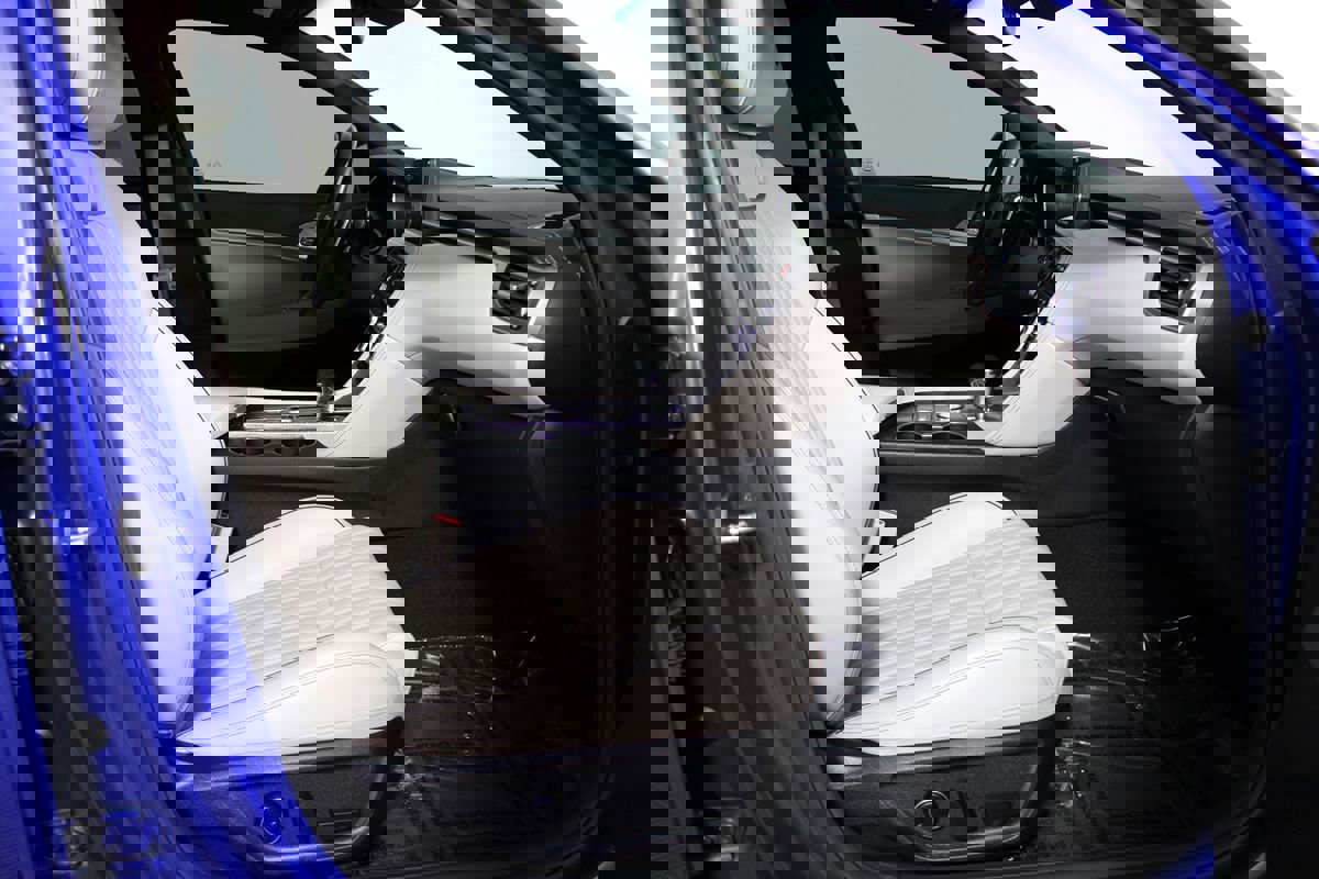 Used 2023 Genesis G70 2.0T w/ Sport Prestige Package image 22