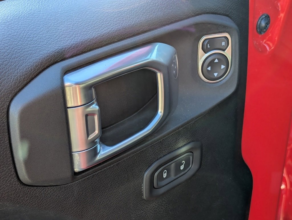 Used 2022 Jeep Gladiator Willys image 11