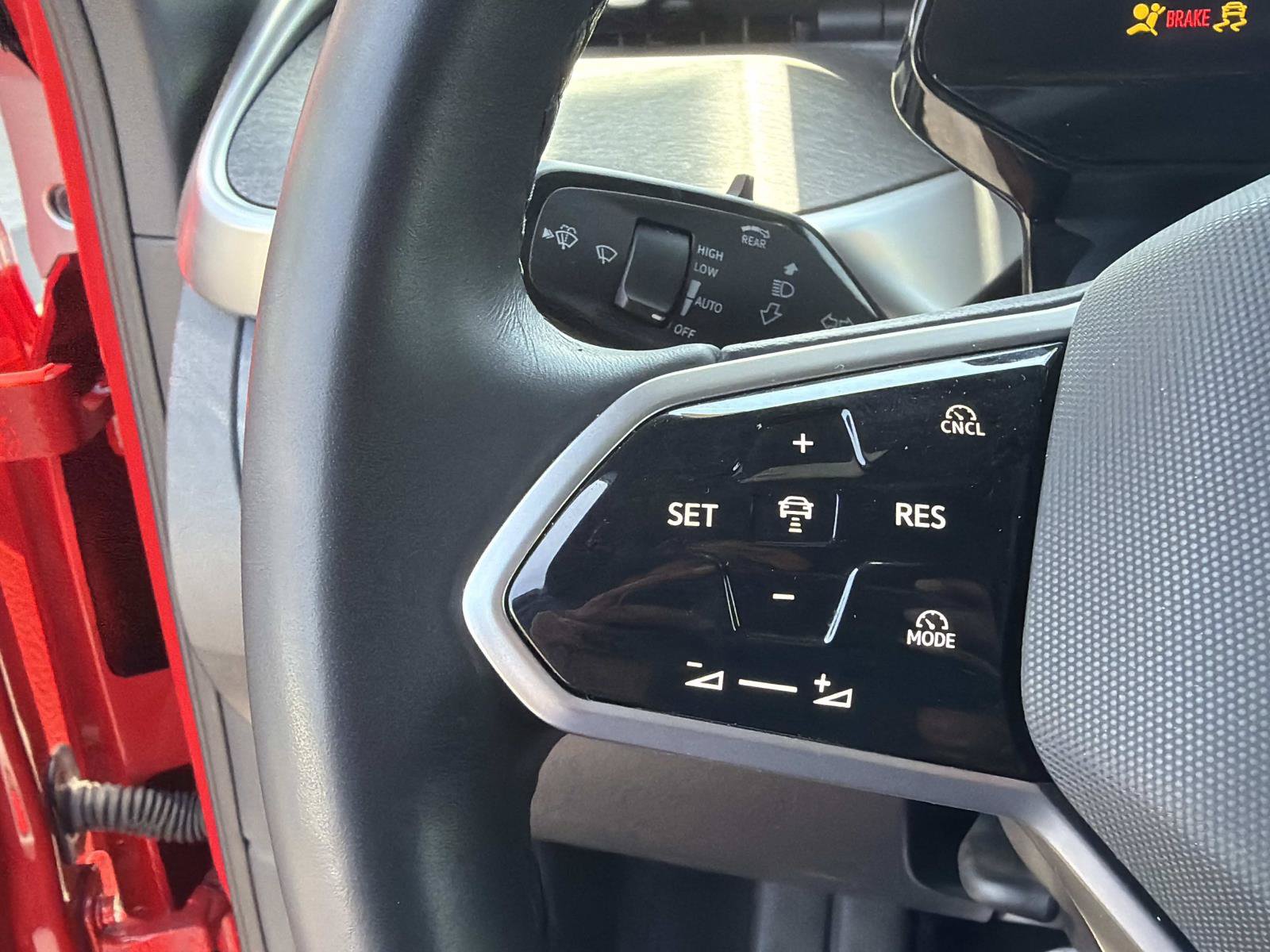 Certified 2025 Volkswagen ID. Buzz Pro S RWD image 17