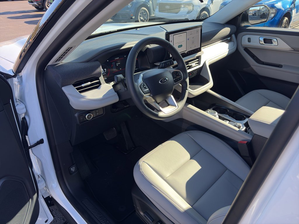 New 2026 Ford Explorer Active w/ Active Comfort Package image 17