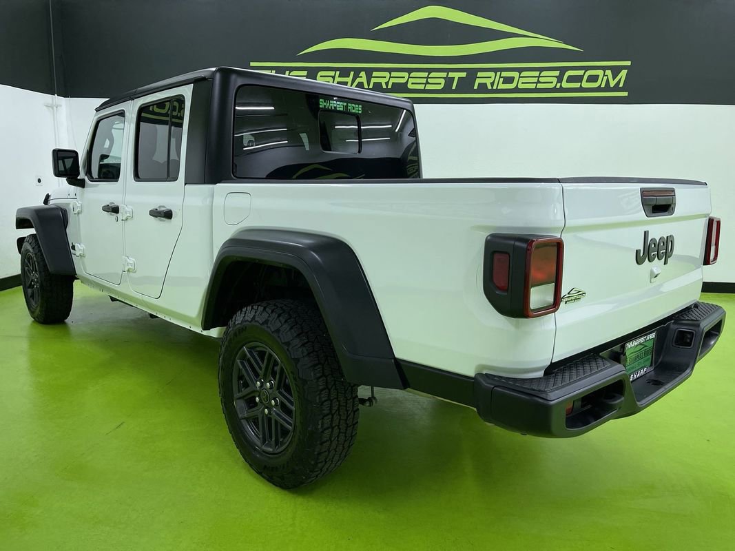 Used 2025 Jeep Gladiator Sport image 7