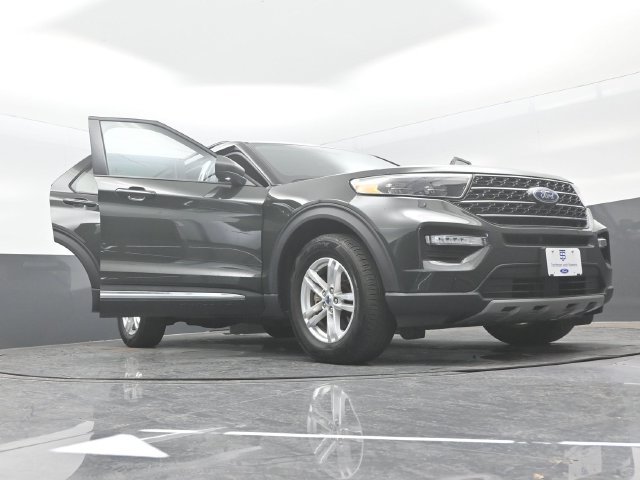 Certified 2023 Ford Explorer XLT w/ Equipment Group 202A AWD/4WD image 30