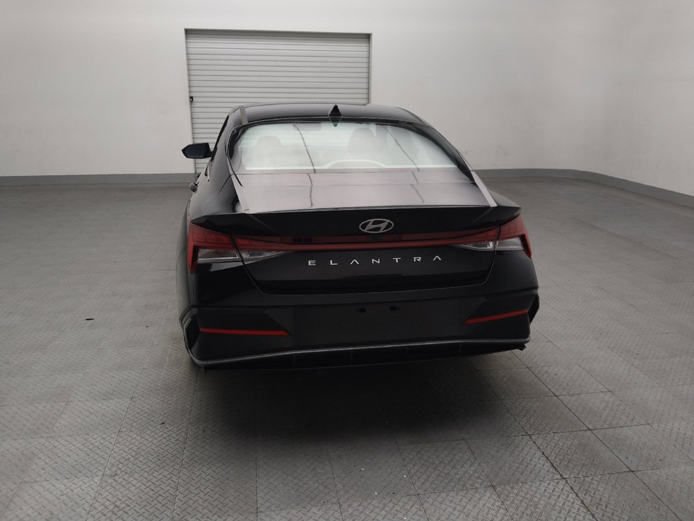 Used 2025 Hyundai Elantra SEL FWD image 6
