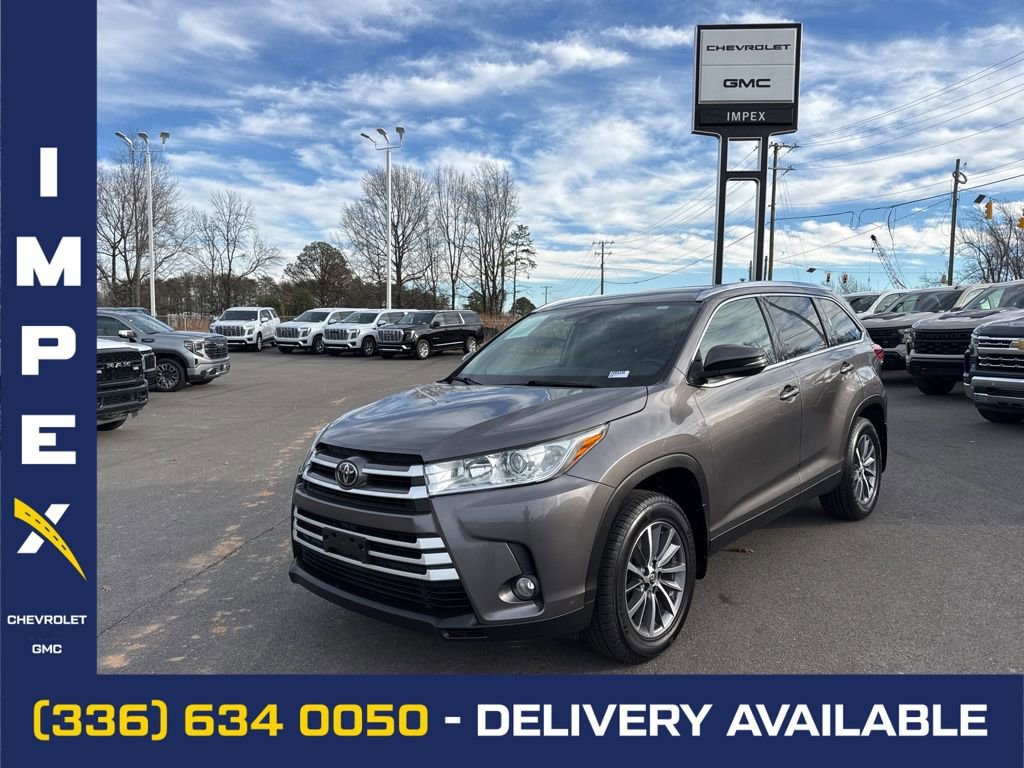 Used 2019 Toyota Highlander XLE image 1