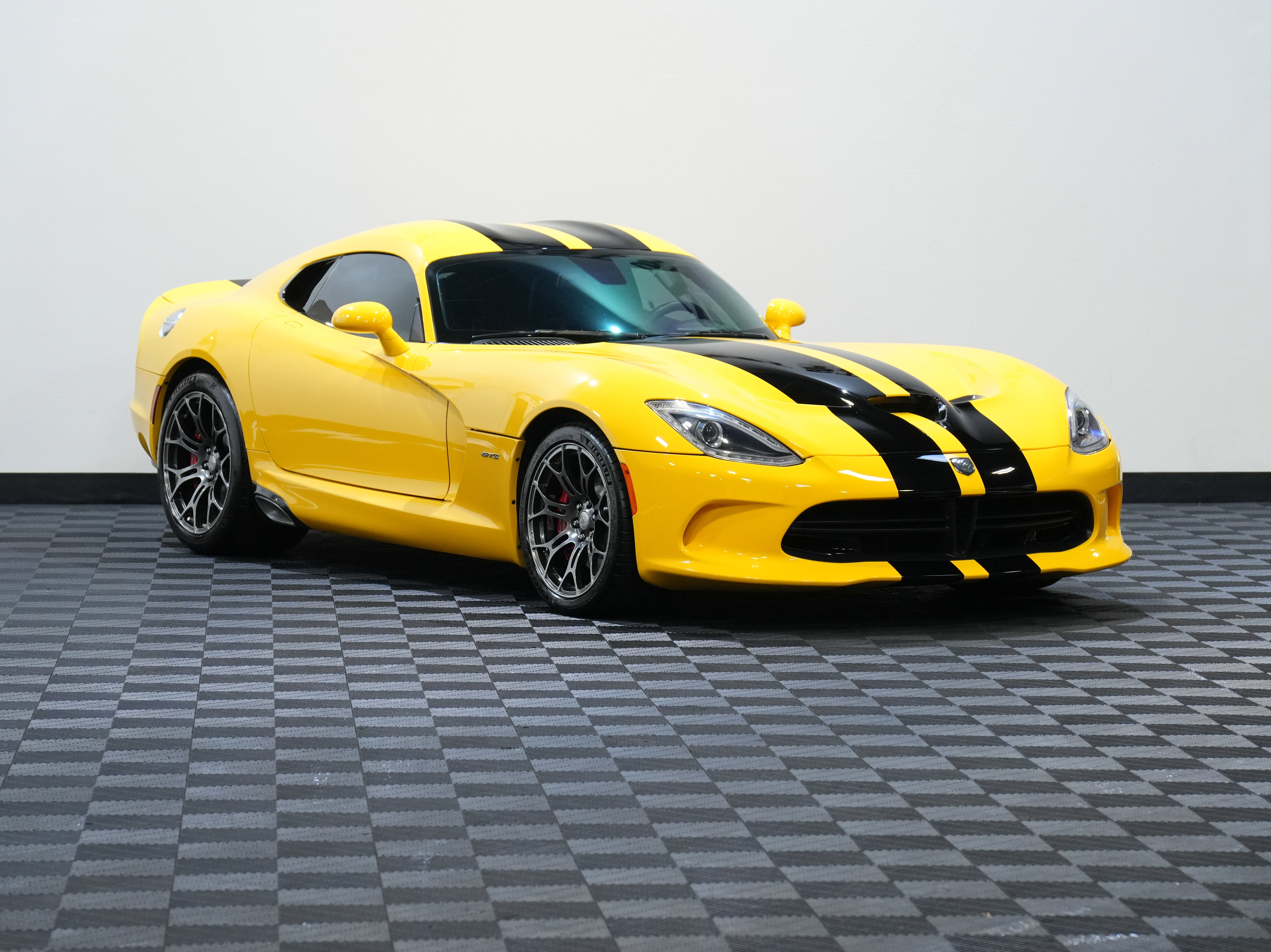 Used 2013 SRT Viper GTS w/ GTS Laguna Interior Pkg image 5
